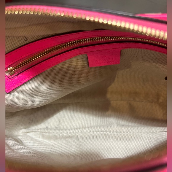 Gucci Flora Floral Canvas Shoulder Bag w-Hot Pink Trim - Picture 4 of 16